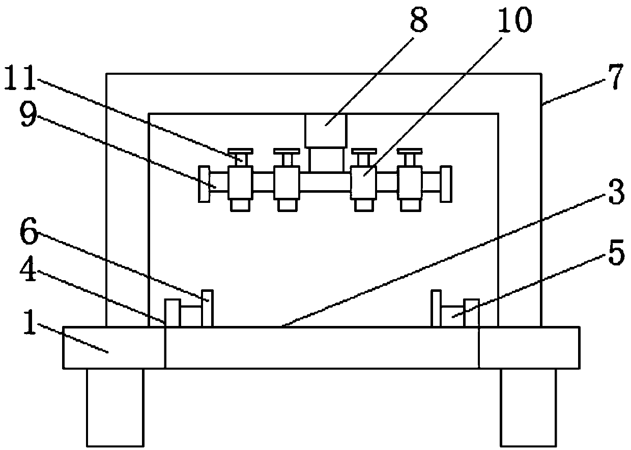 Monocrystalline silicon slicing device capable of freely adjusting size of wafer to be cut