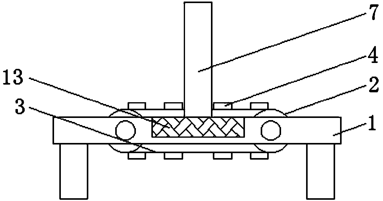 Monocrystalline silicon slicing device capable of freely adjusting size of wafer to be cut