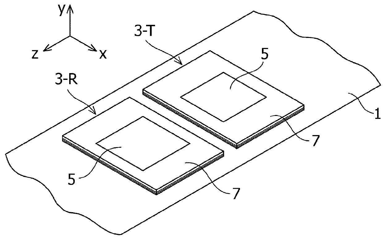 Transmitting-receiving-separated dual-polarization antenna