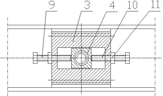 Verticality adjusting device for rear baffles of hydraulic swing plate shears