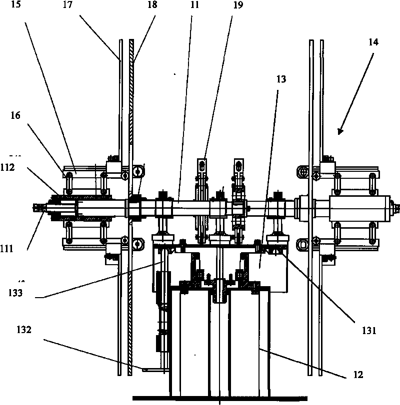 Device and method for continuously feeding strip coils