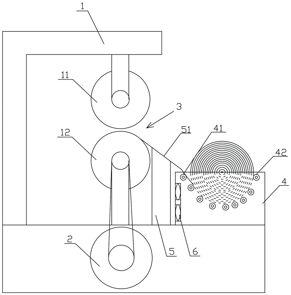 A receiving mechanism capable of automatically collecting pulp output from a pulp press in rolls