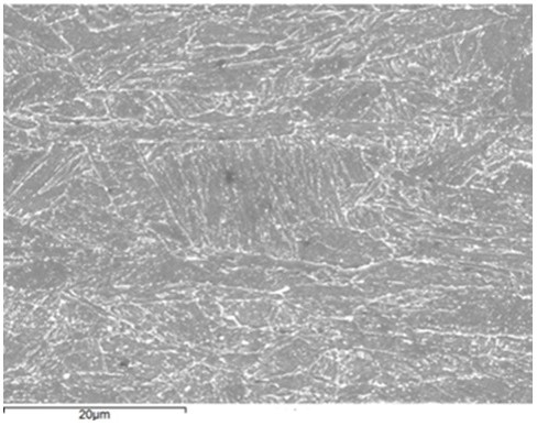 Ultrahigh-strength engineering machinery steel Q890D and production method thereof