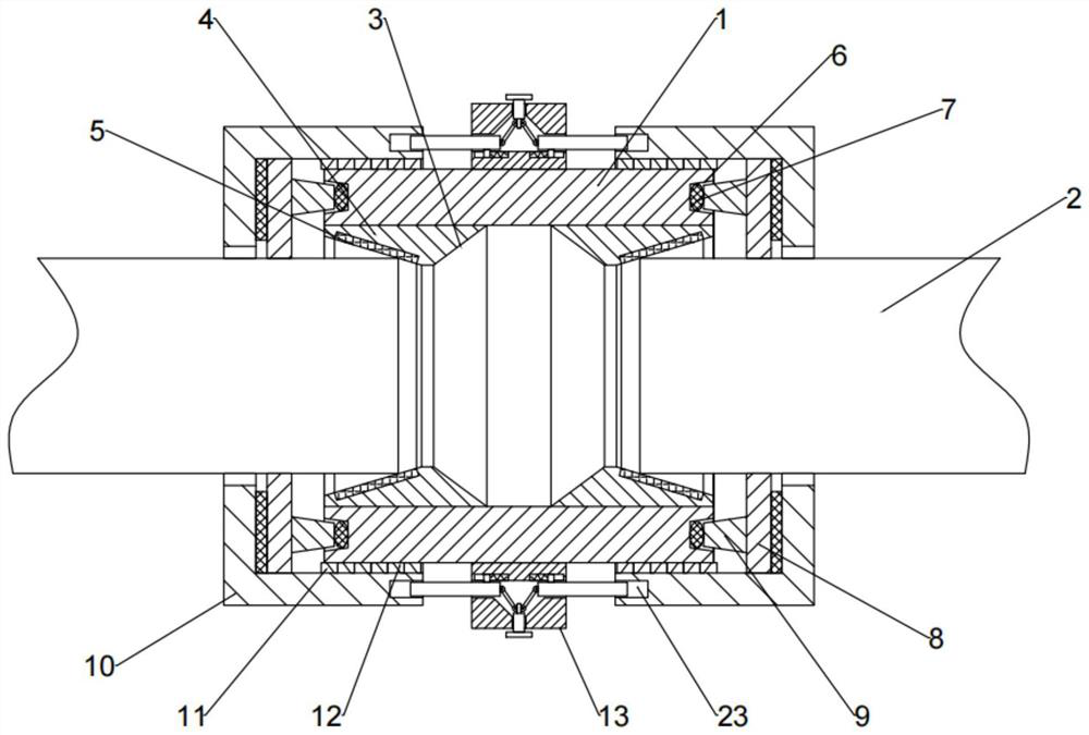 Self-locking sealing pipeline connecting device