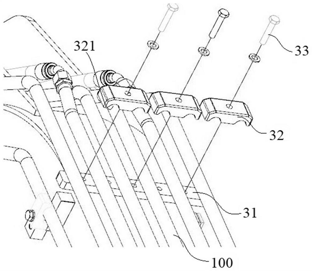 Cantilever crane, method for fixing hydraulic pipe on cantilever crane and operation machine