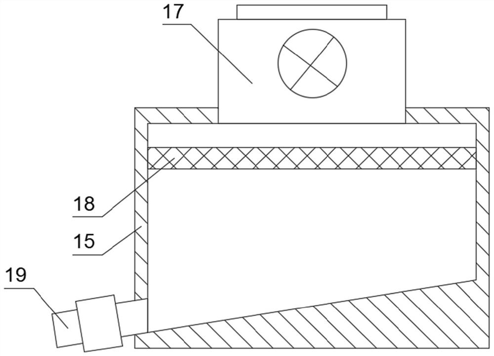 Surface cleaning device for fence plate after production