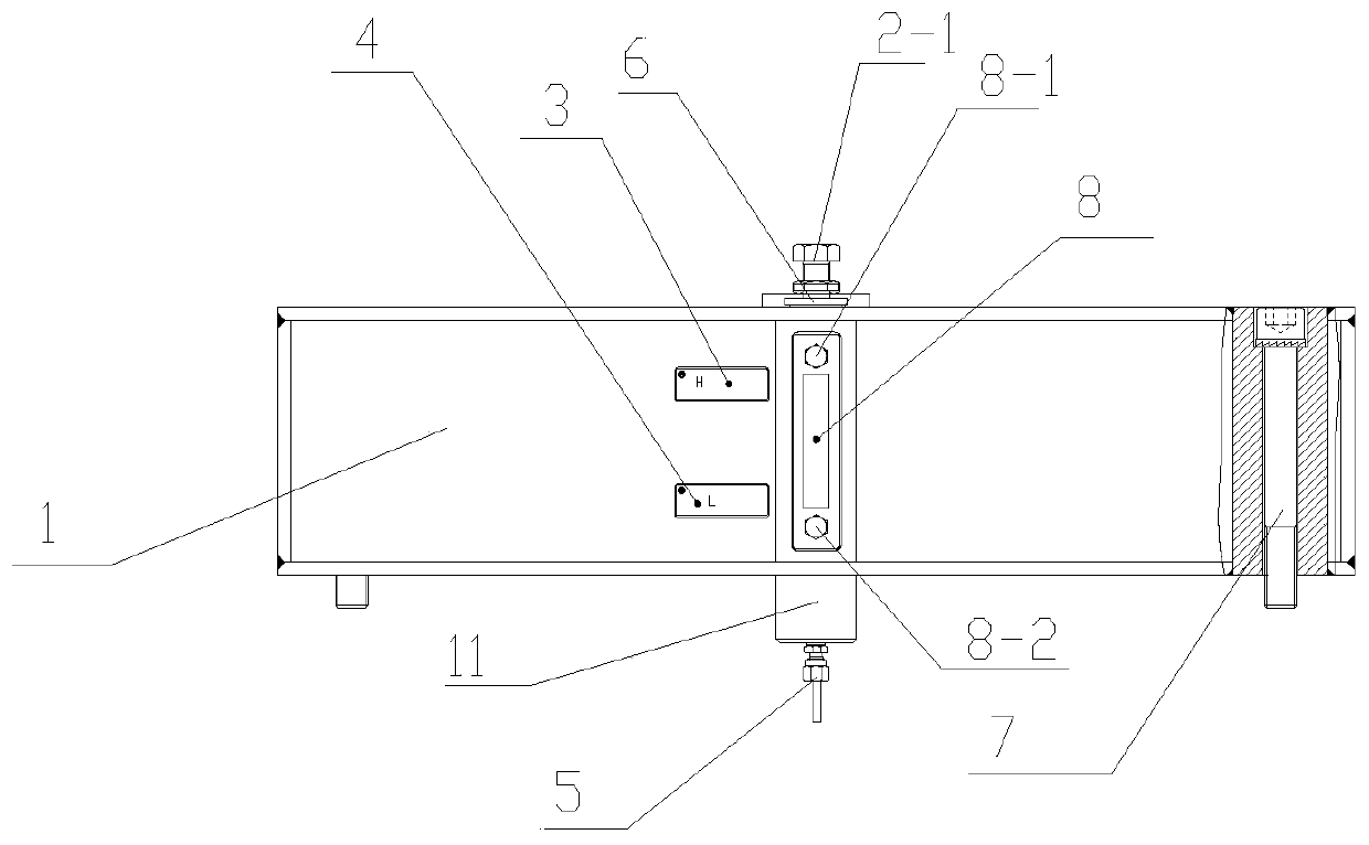 Lubricating and cooling device and method for walking box of coal mining machine