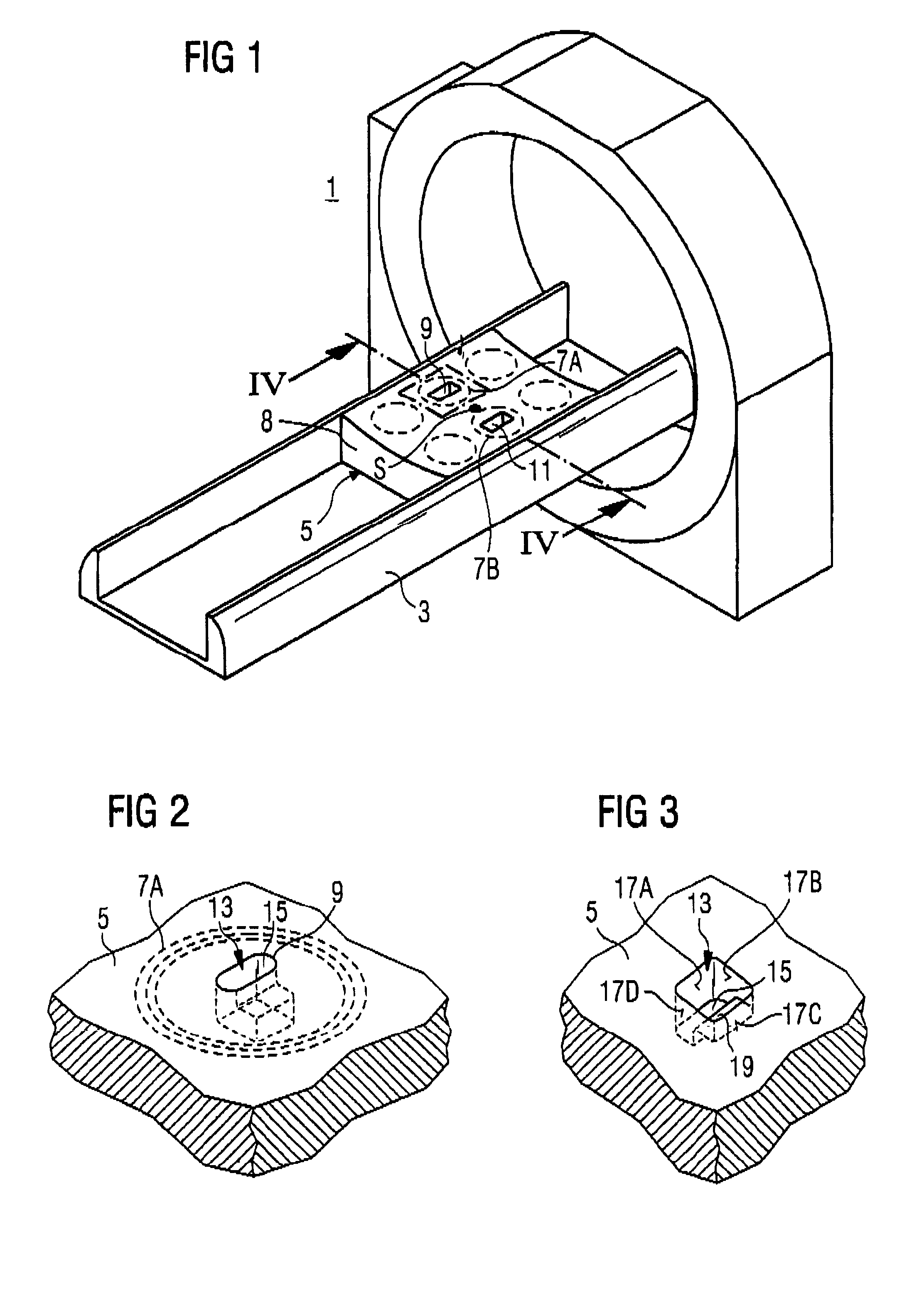 Portable magnetic resonance surface coil unit with an access opening for manual gripping