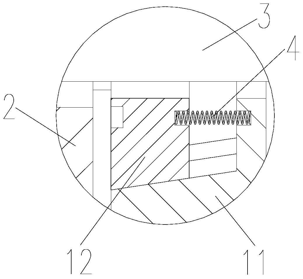 Protective bearing device with sliding blocks for eliminating clearance