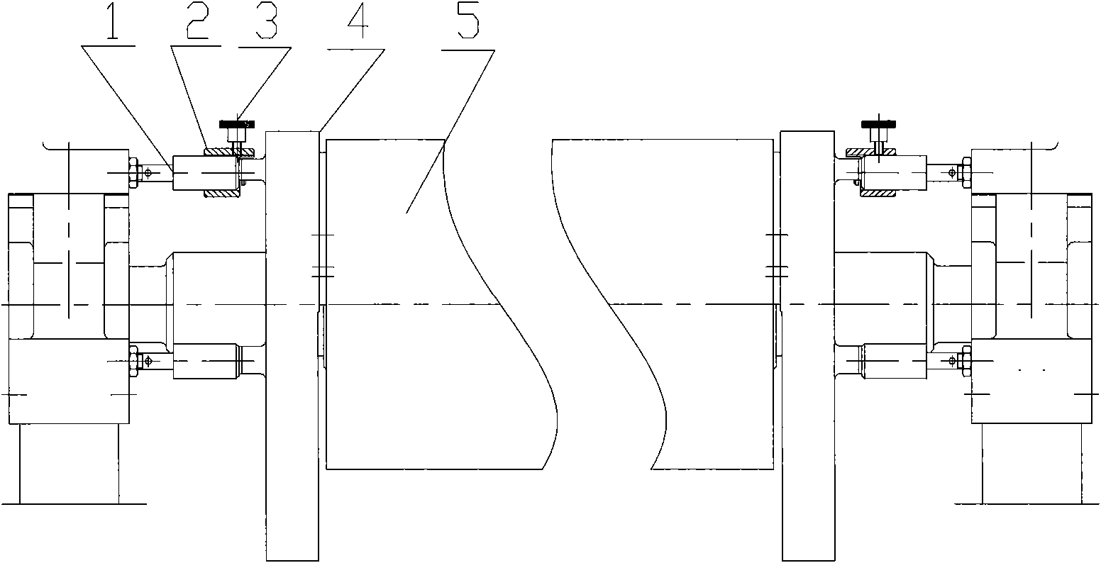 Elastic anti-overflow recovery device and recovery method of roller coating equipment