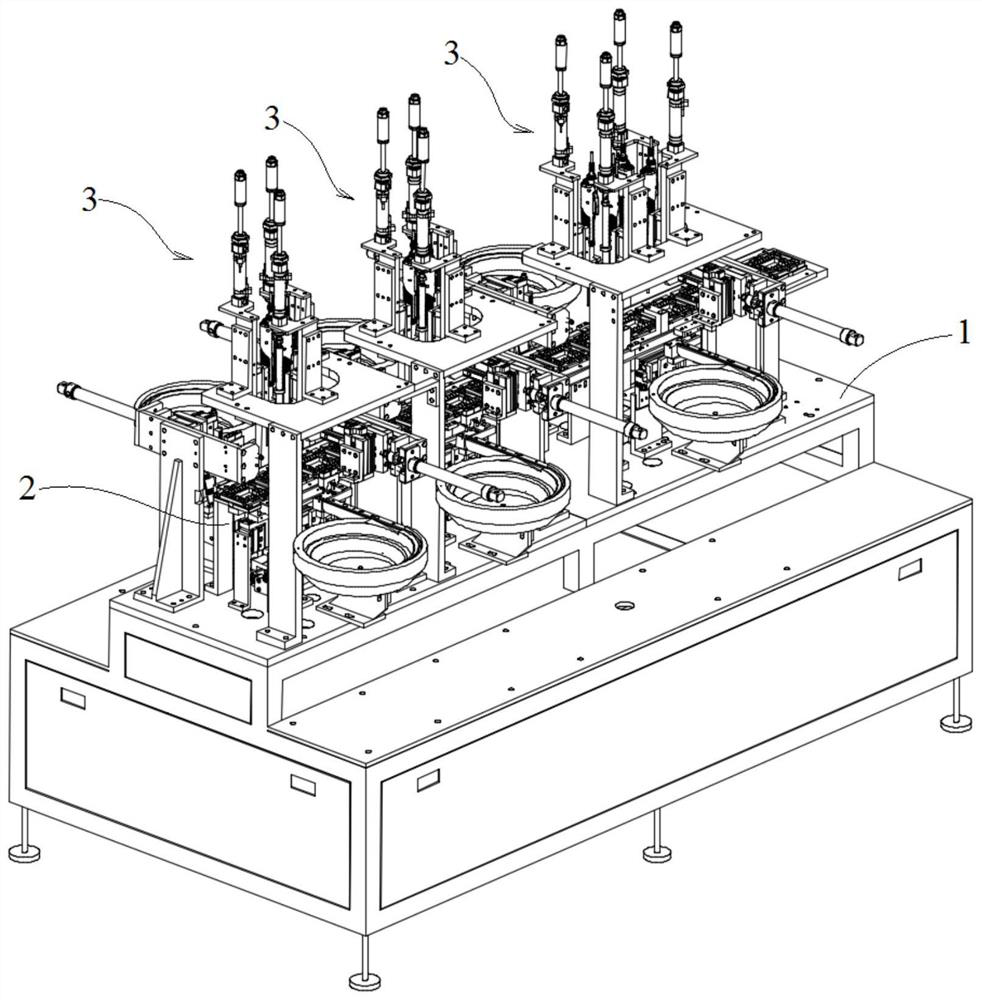 Automatic screw turning device for product assembly