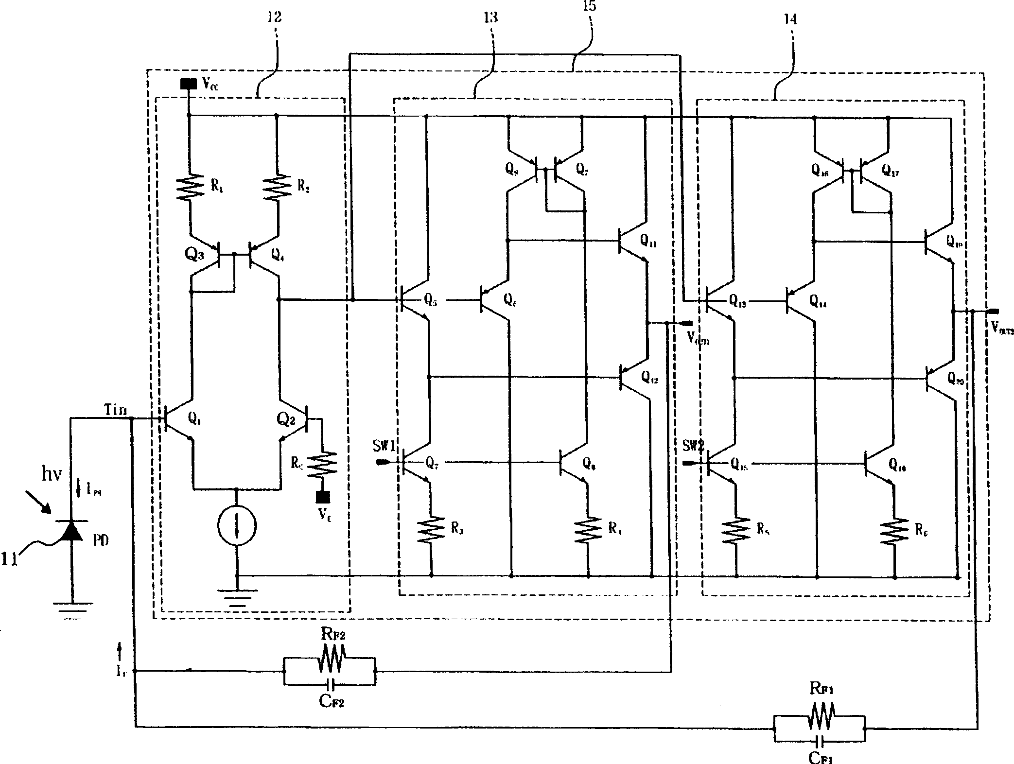 Current to voltage conversion circuit for photo detector integrated circuit employing gain switching circuit