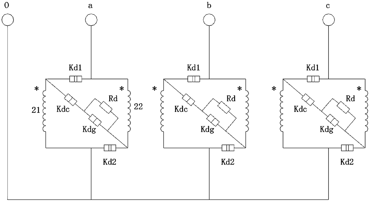 Capacity and voltage regulating transformer