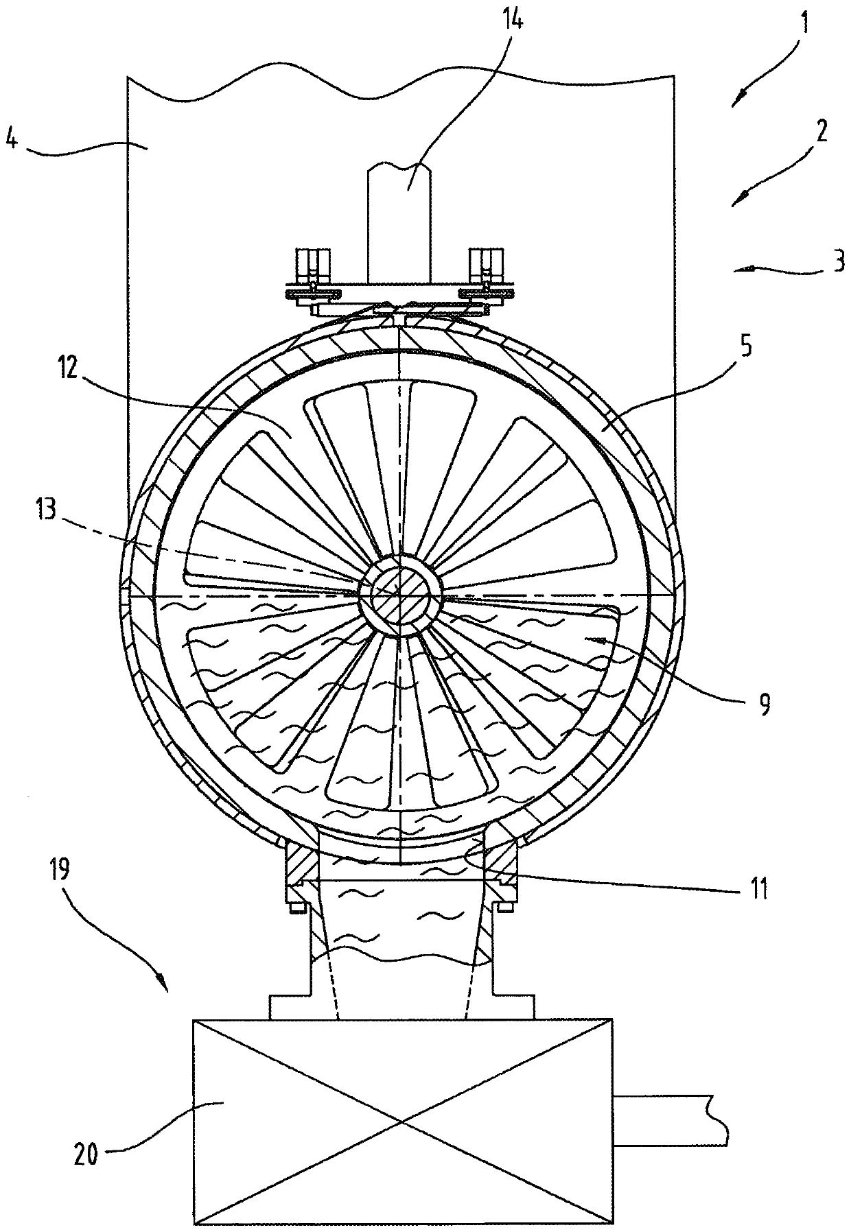 Installation and method for treating a plastic melt