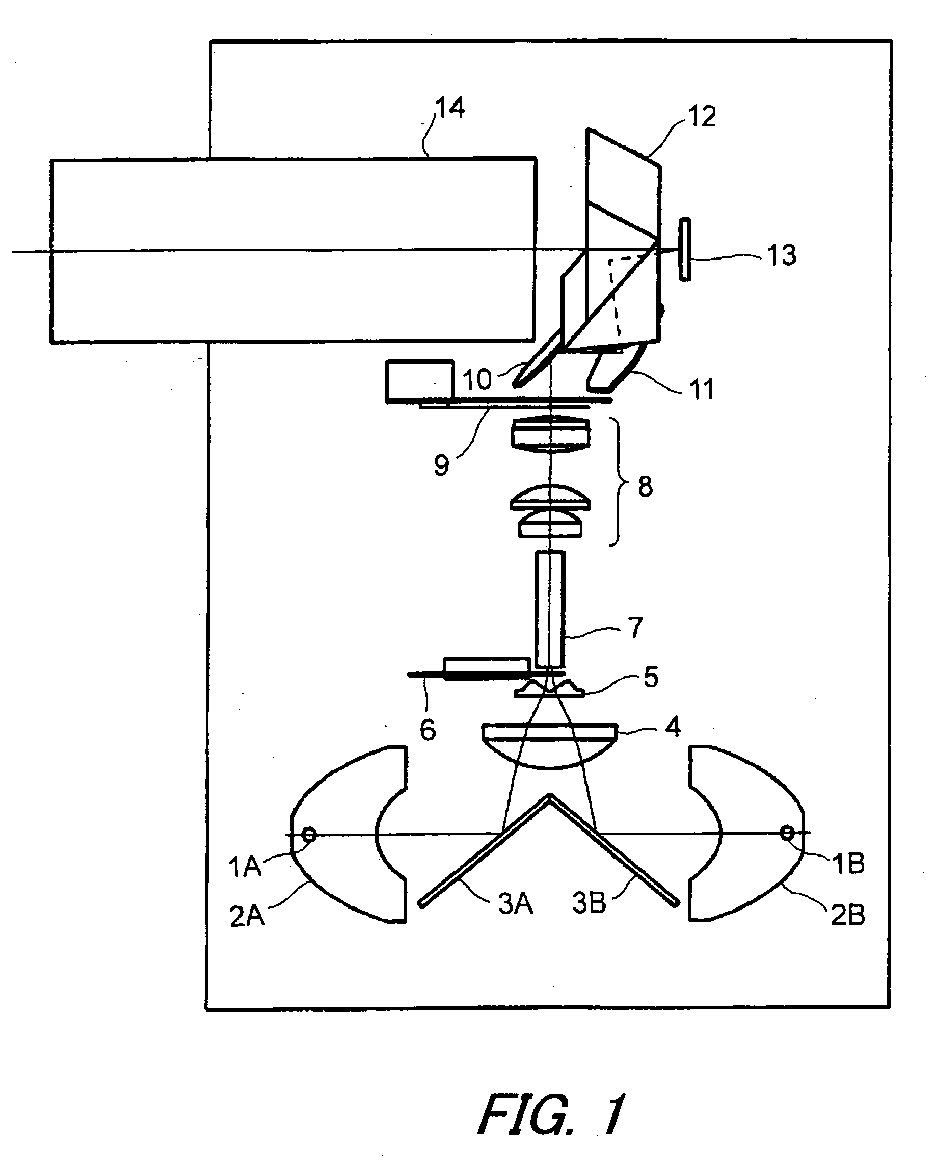 Image projecting apparatus having variable stop