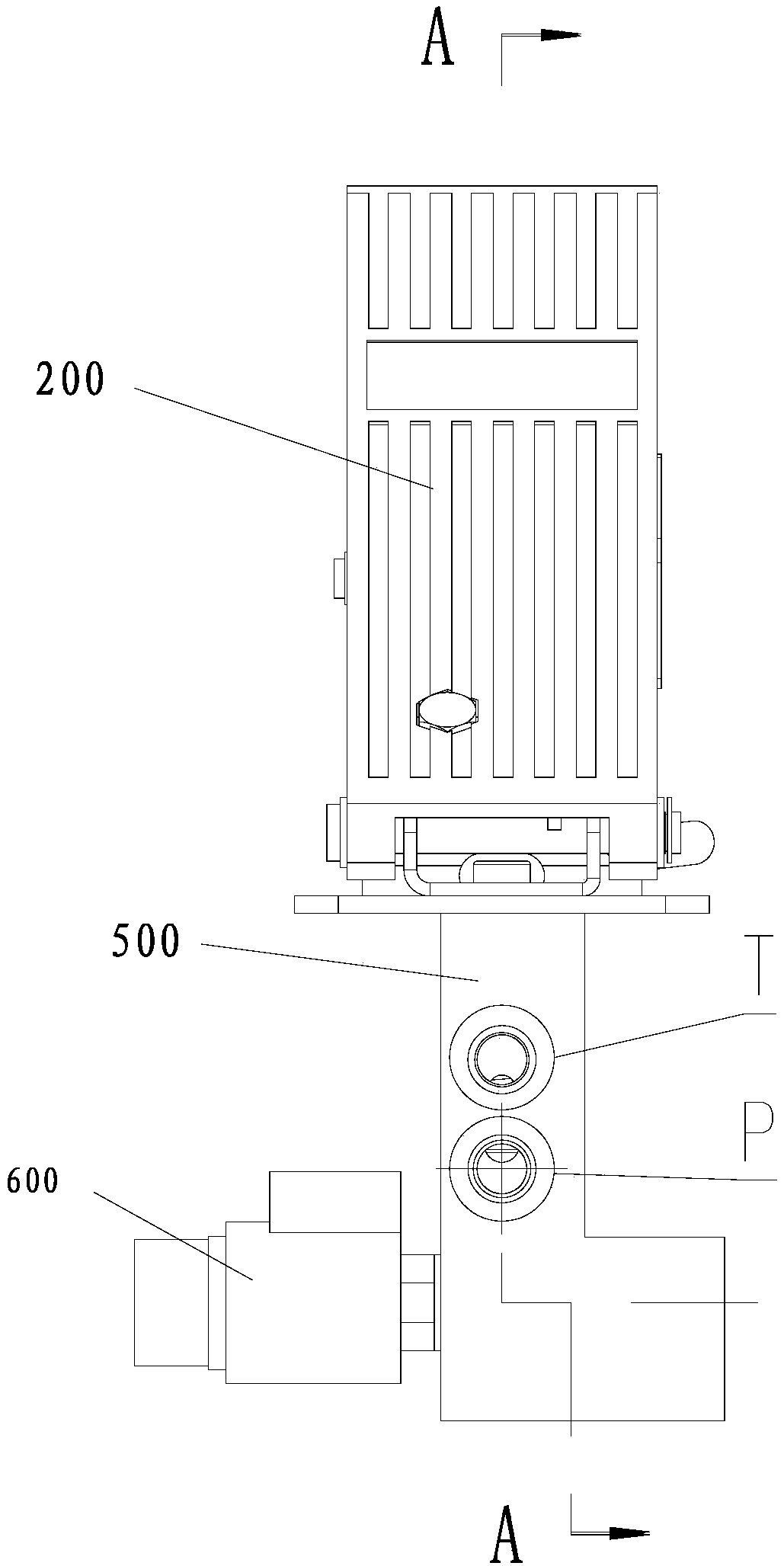 Engineering vehicle throttle and traveling control system and method