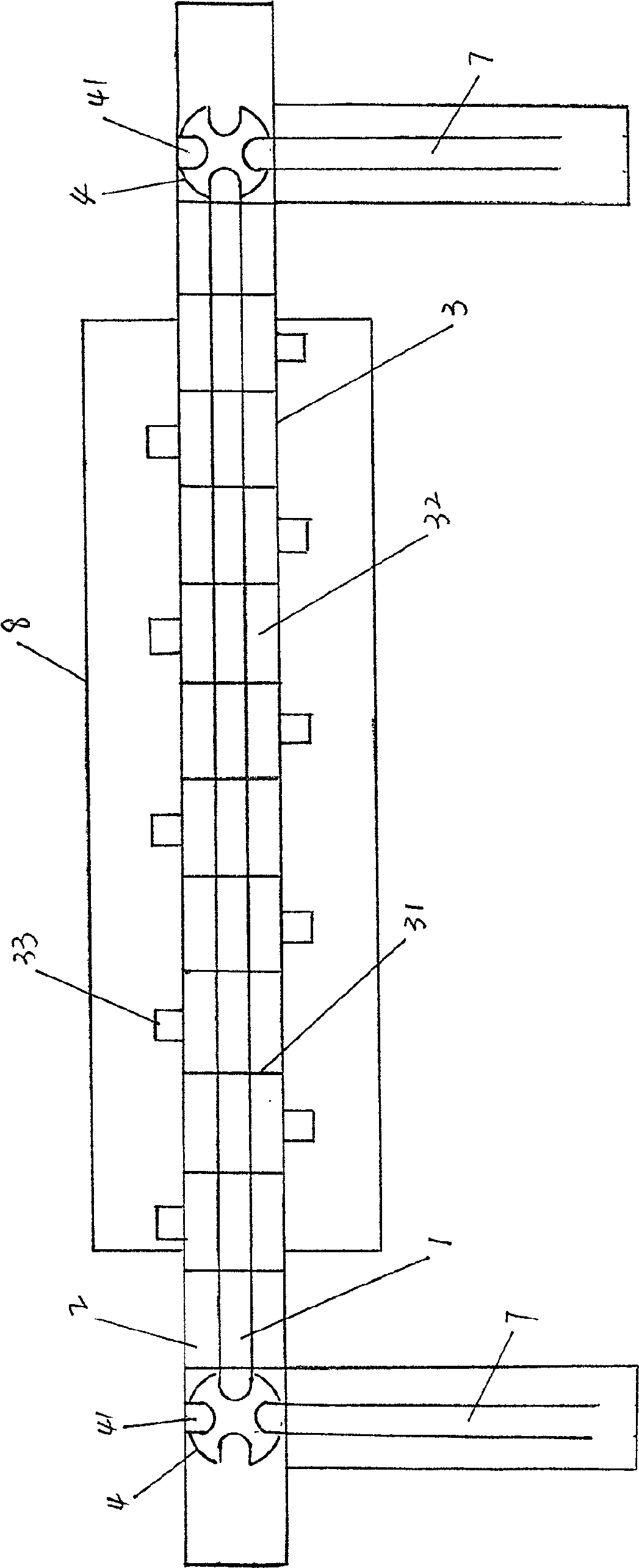 Microwave sterilizing device for sterilization in high performance under low temperature and normal pressure