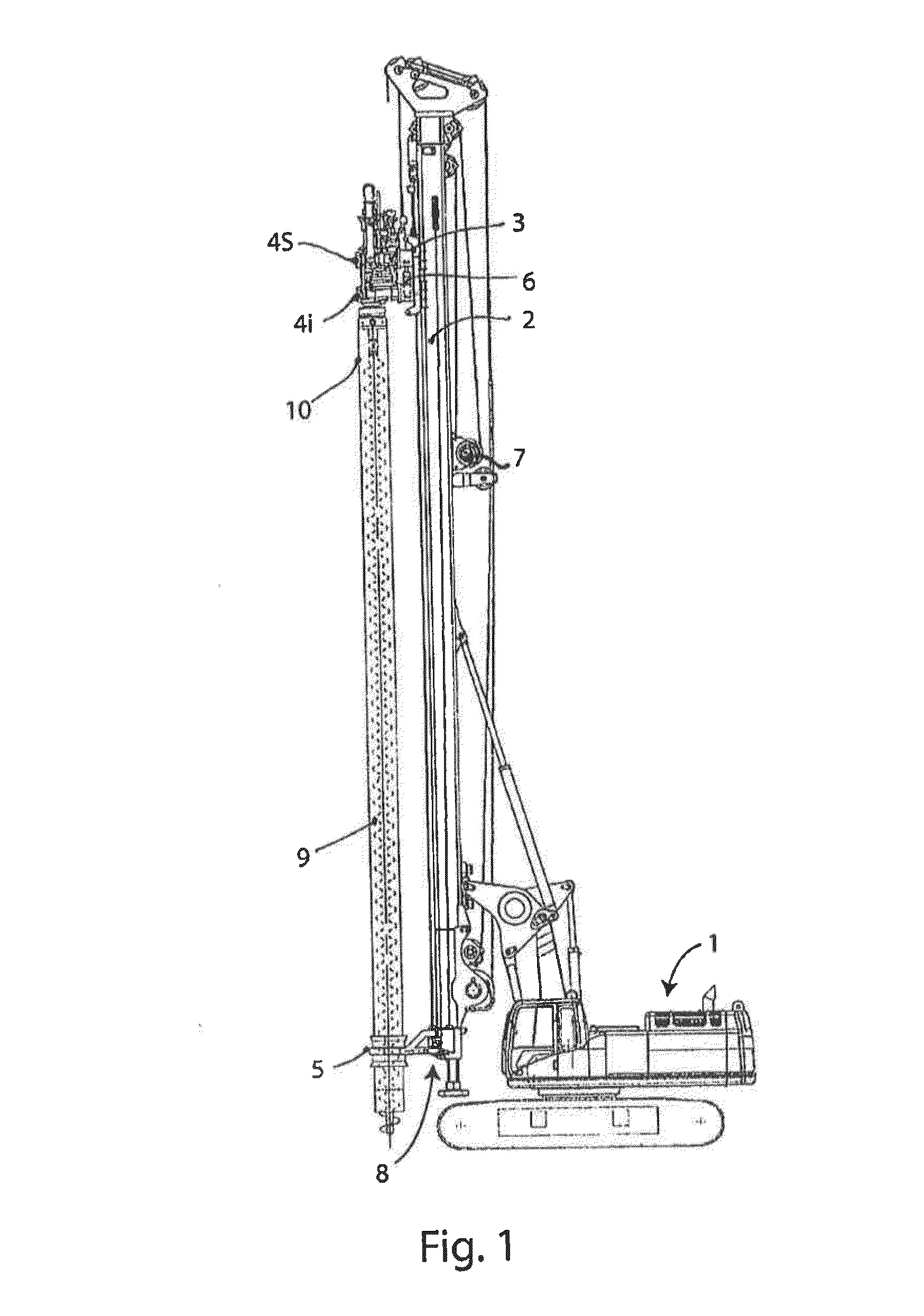 Helical drill bit for an auger of a ground excavation assembly, in particular for building excavated piles, and drilling method that uses such a bit