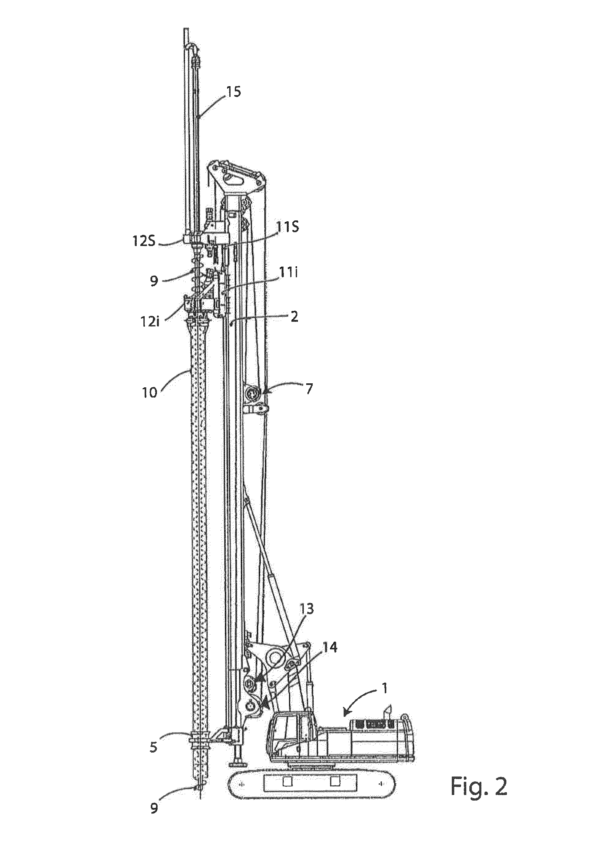 Helical drill bit for an auger of a ground excavation assembly, in particular for building excavated piles, and drilling method that uses such a bit