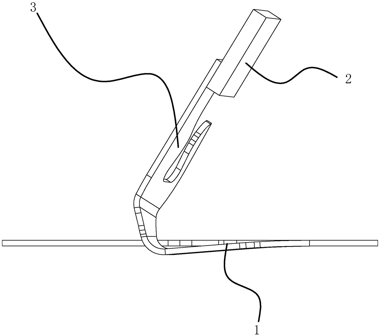 Auxiliary shaving element for blade on shaving equipment