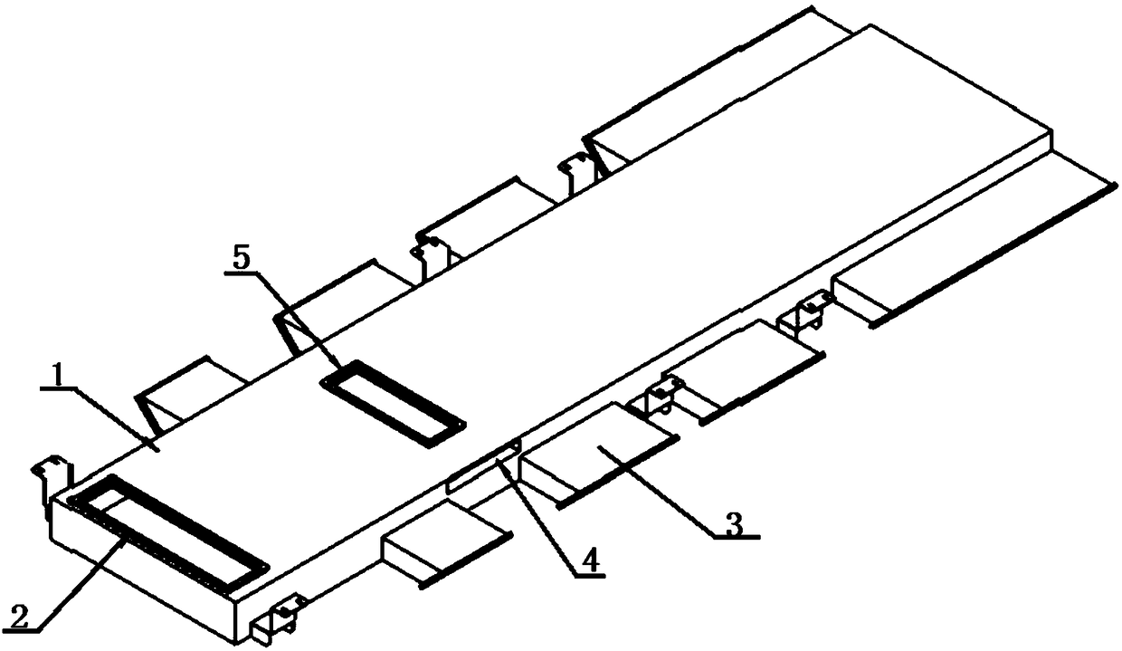 Multifunctional air duct for rail vehicle