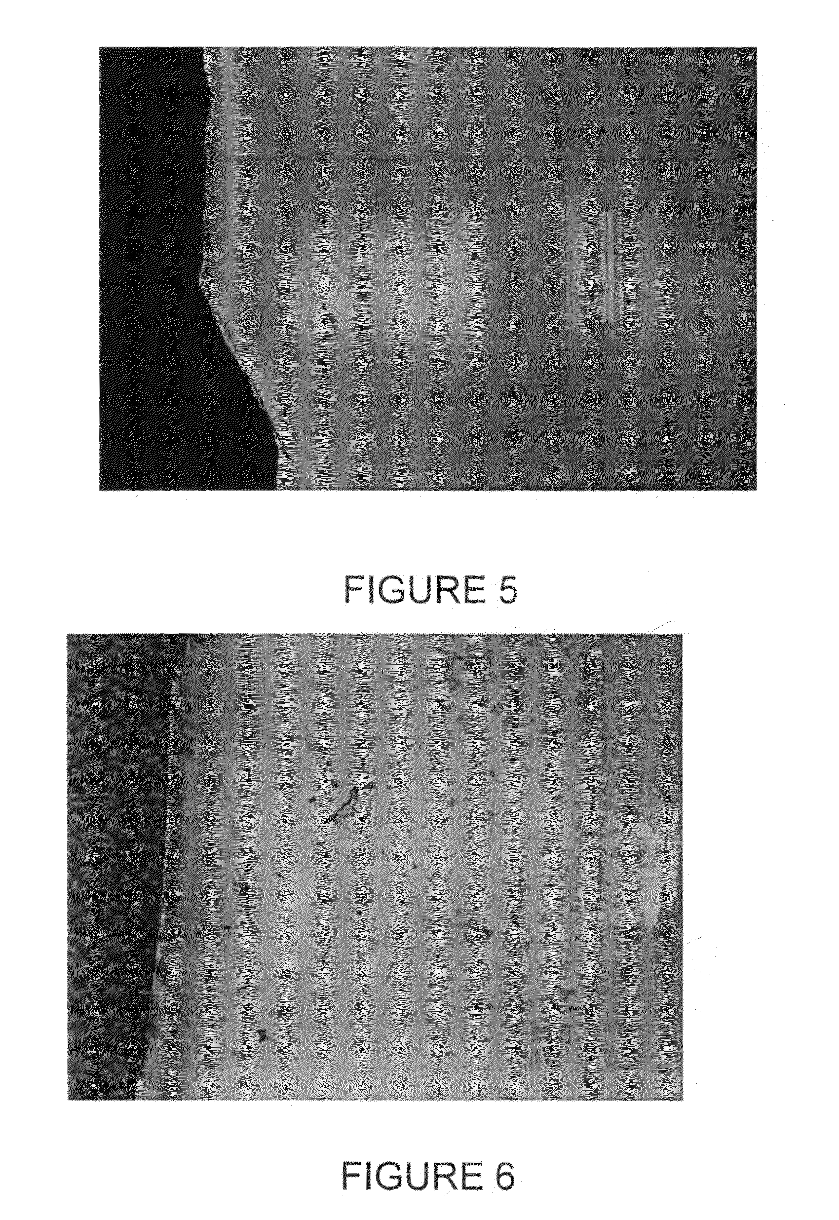 Quartz glass crucible and method for treating surface of quartz glass crucible