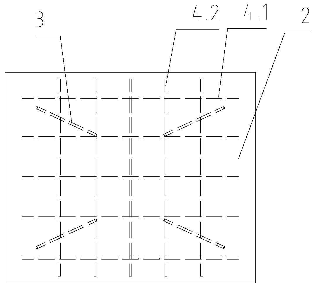 Insulation board provided with two layers of mesh fabric