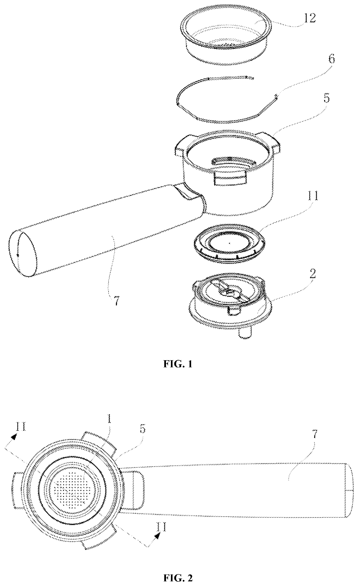 Coffee extraction assembly and coffee box for coffee machine