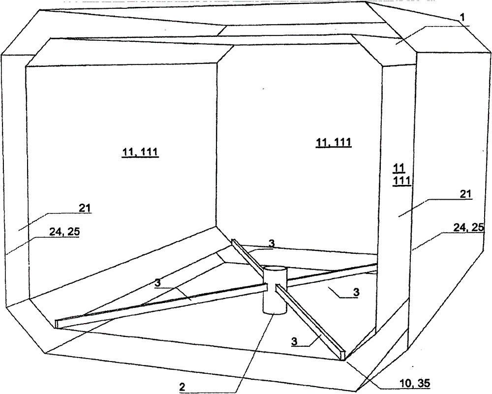 A liquefied gas tank with a central hub in the bottom structure