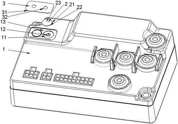 Internal and external pressure balancing mechanism for motor controller