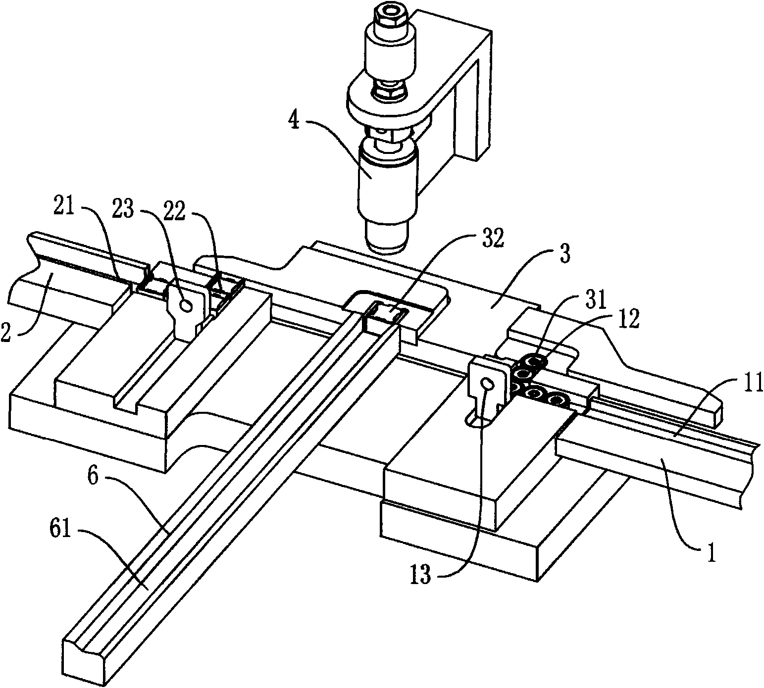 Automatic assembling device for elements and assembling method thereof