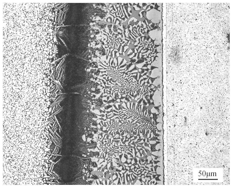 Transition liquid phase diffusion bonding method for additive manufacturing stainless steel and zirconium alloy