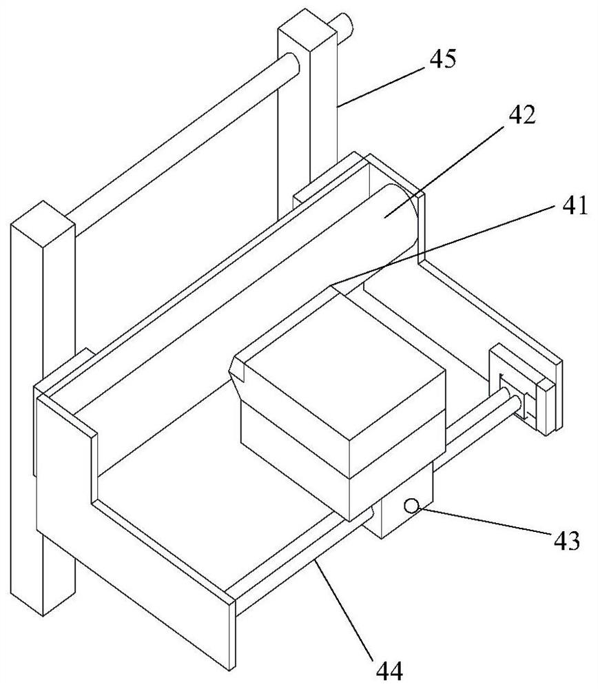 Linear glue sprayer and linear glue spraying composite slicer