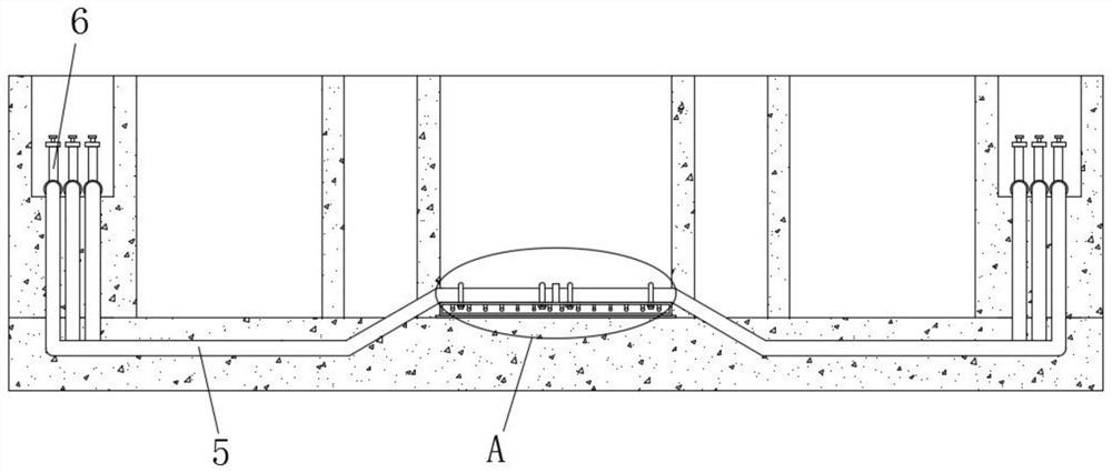 Horizontal gate bed silt flushing device in tidal area