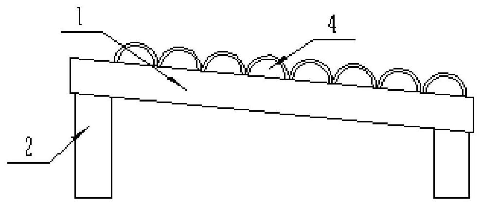 Automatic conveying device for welded pipe machining