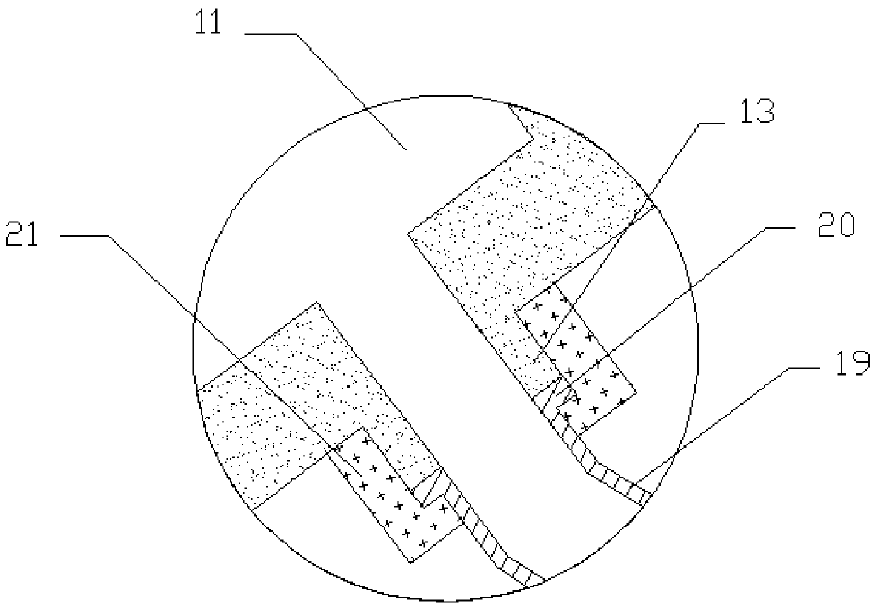 A luffing type hard pipe filling device applied in bad sea conditions