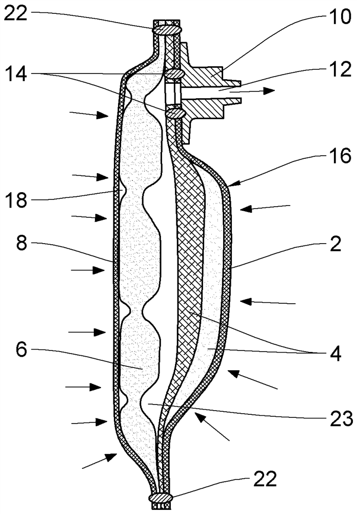 Device for filtering liquid drawn in between two superimposed layers of filtering media