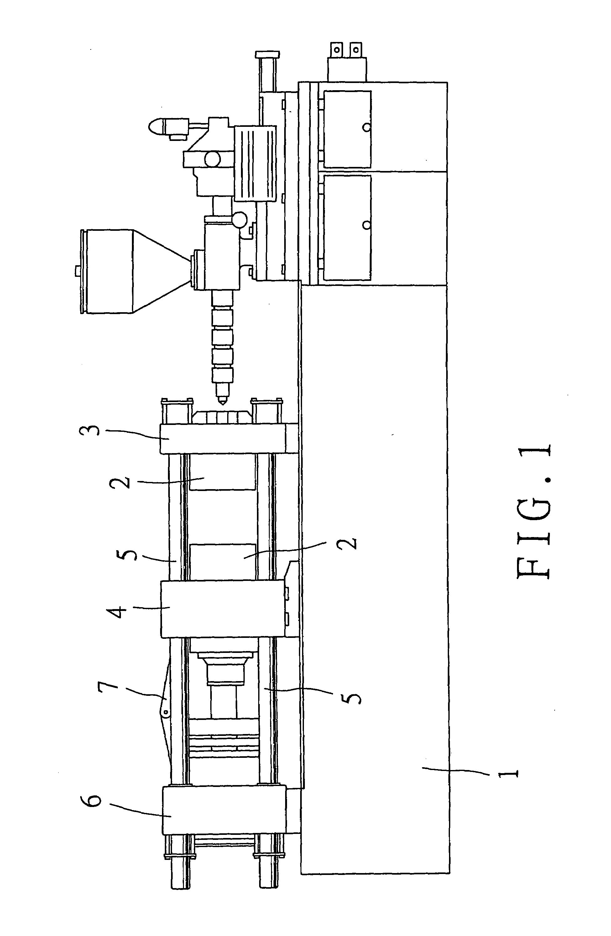 Injection molding machine with two tie bars