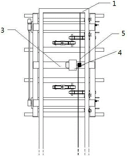 Automatic feeding and sawing device