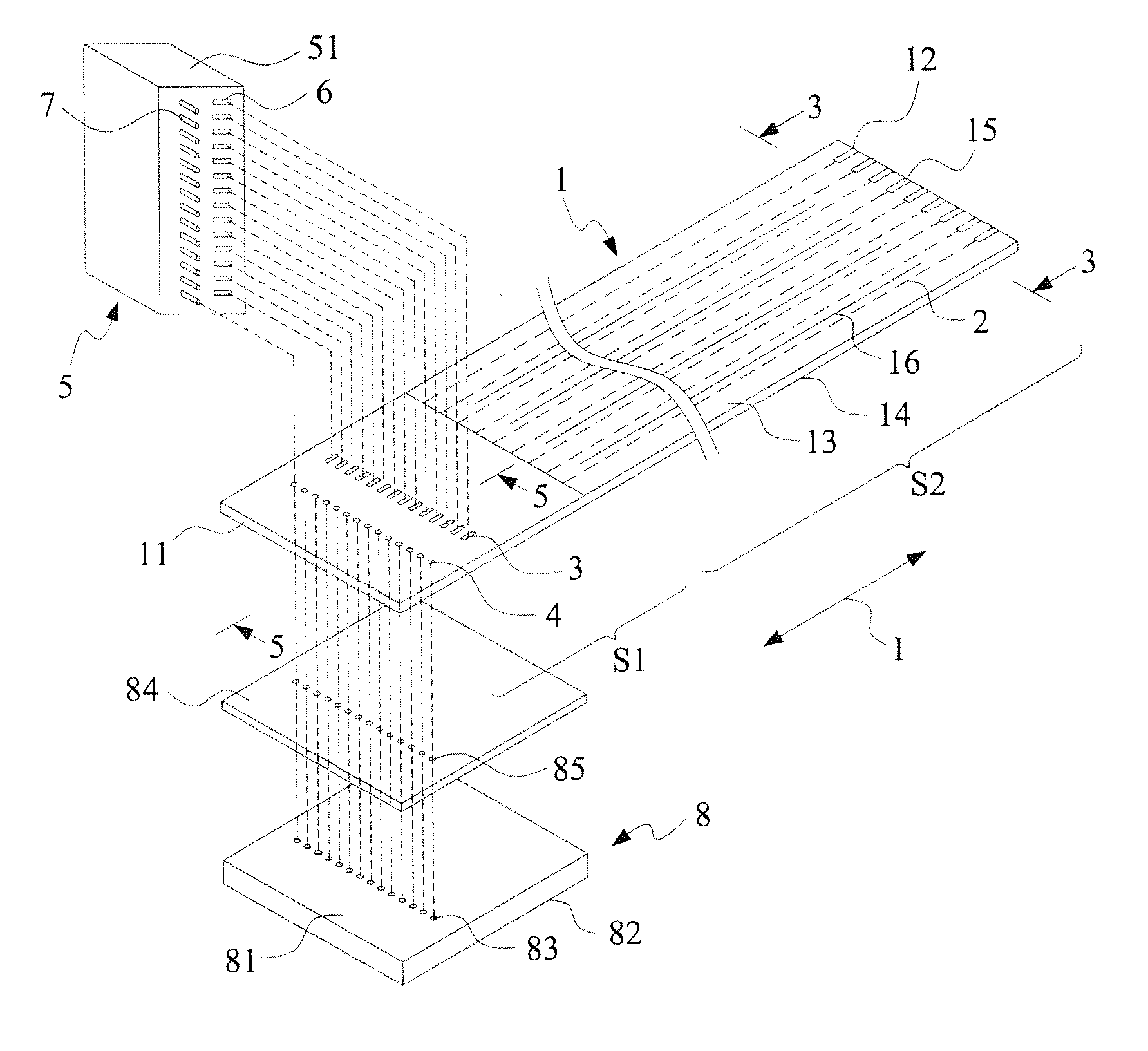 Soldering structure for mounting connector on flexible circuit board