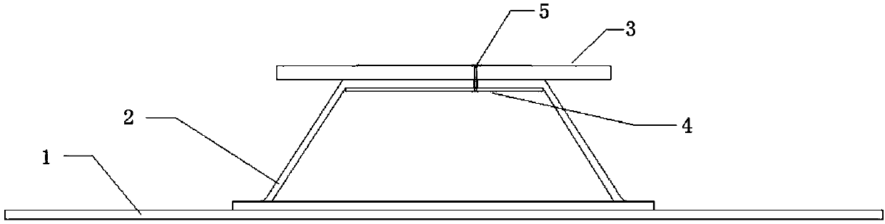 Wide beam circularly-polarized transceiving shared small satellite antenna