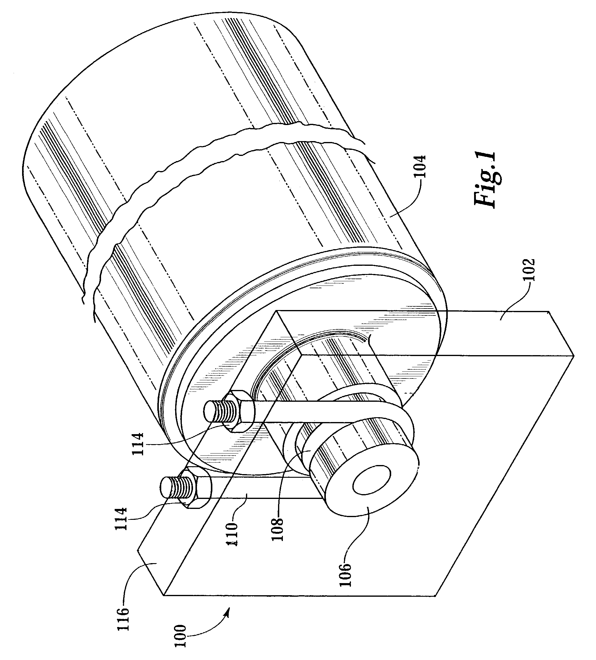 Method and apparatus for mounting a fluid containment cylinder