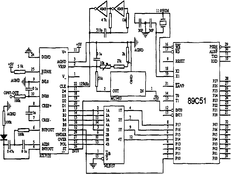 Monitoring device for detecting leakage of hydrazine gas and using method thereof