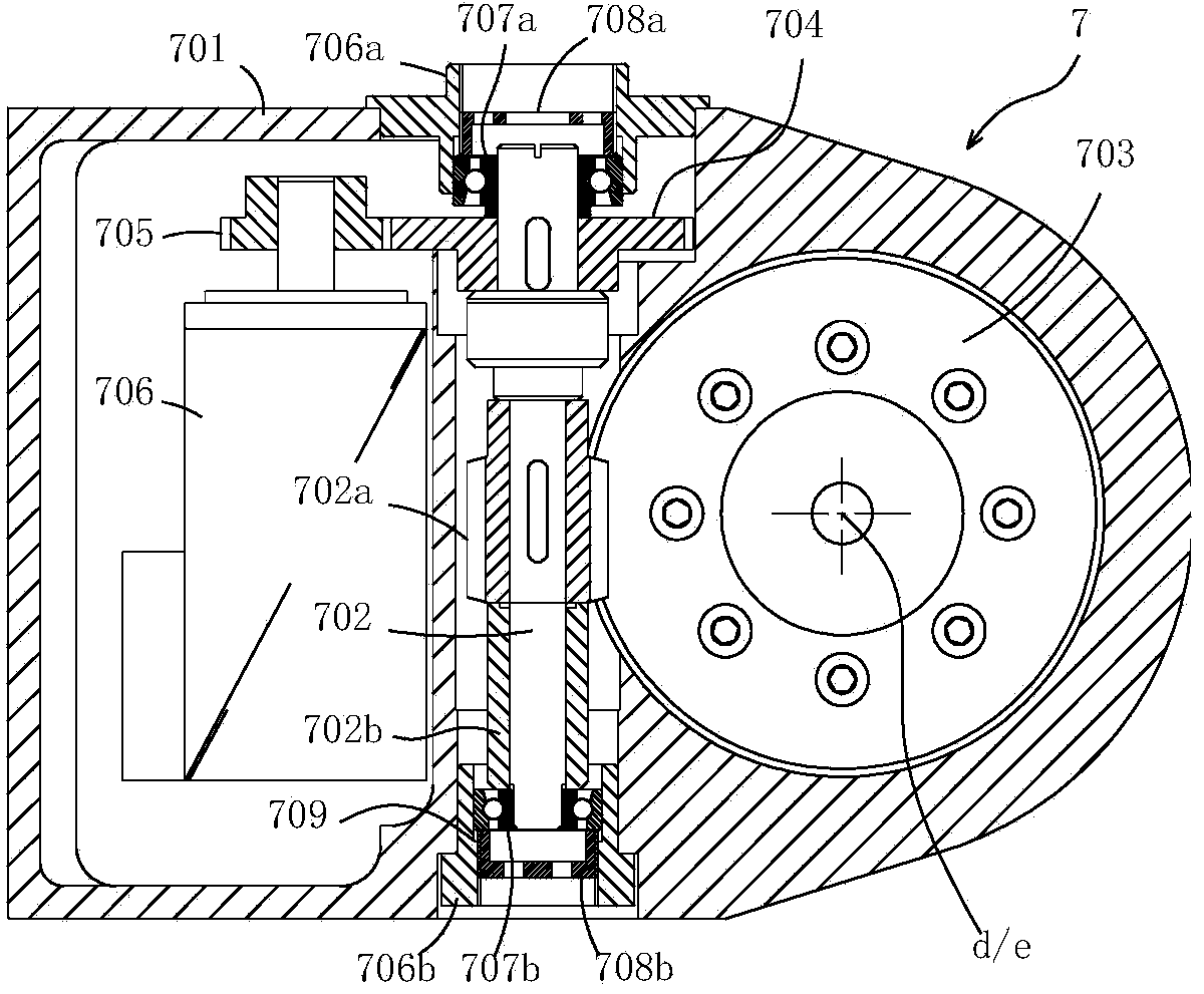 Angle milling head having dual-lead worm and gear transmission clearance removing device