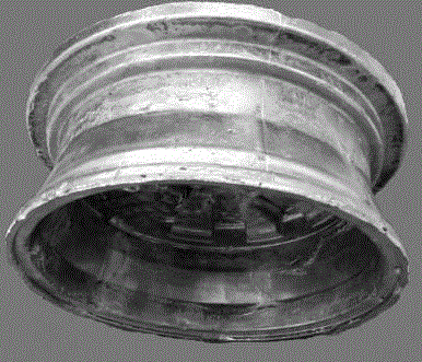 Method of preparing aluminum alloy wheel hub with high structural strength