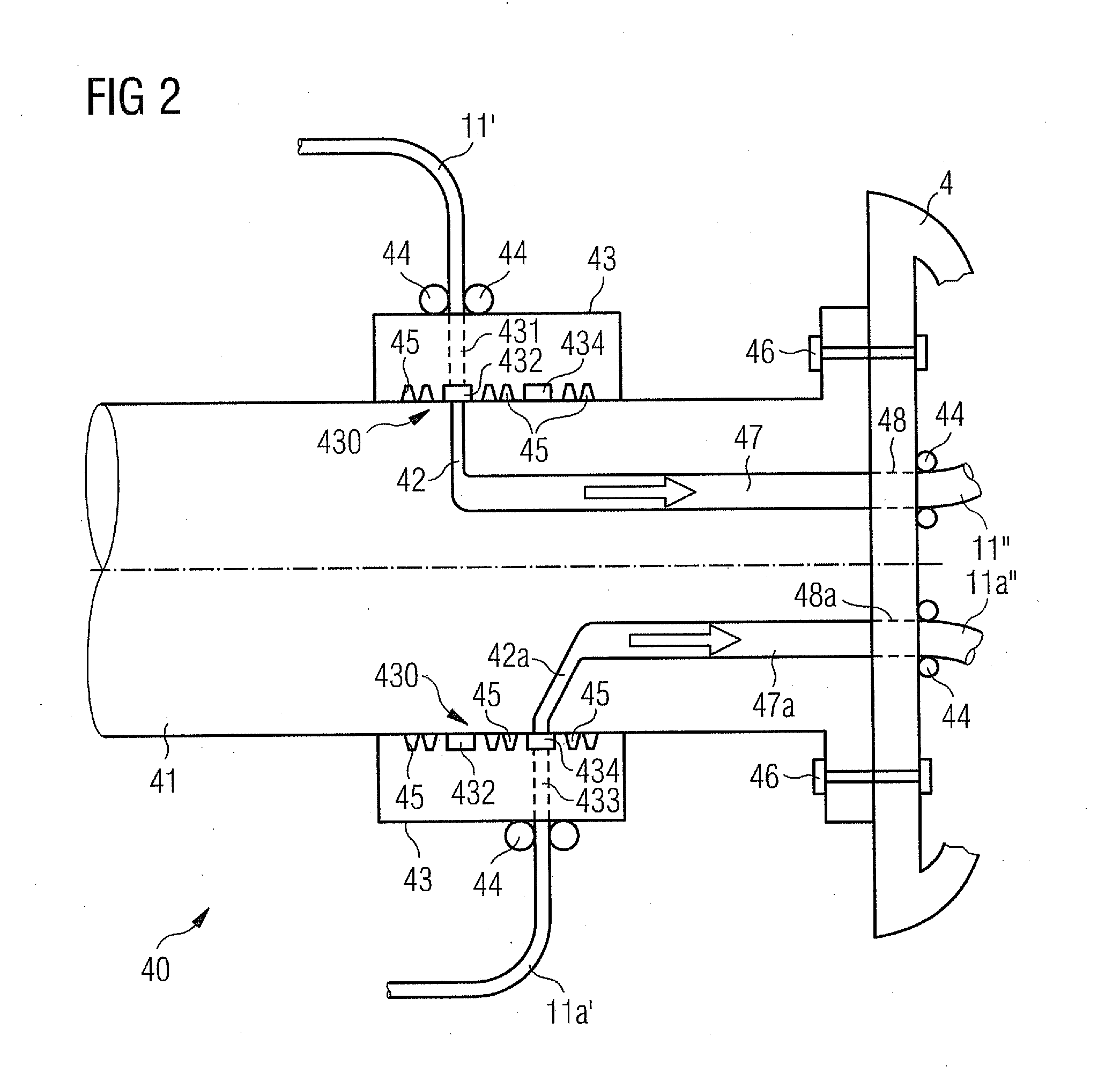 Wind turbine with liquid medium distribution system