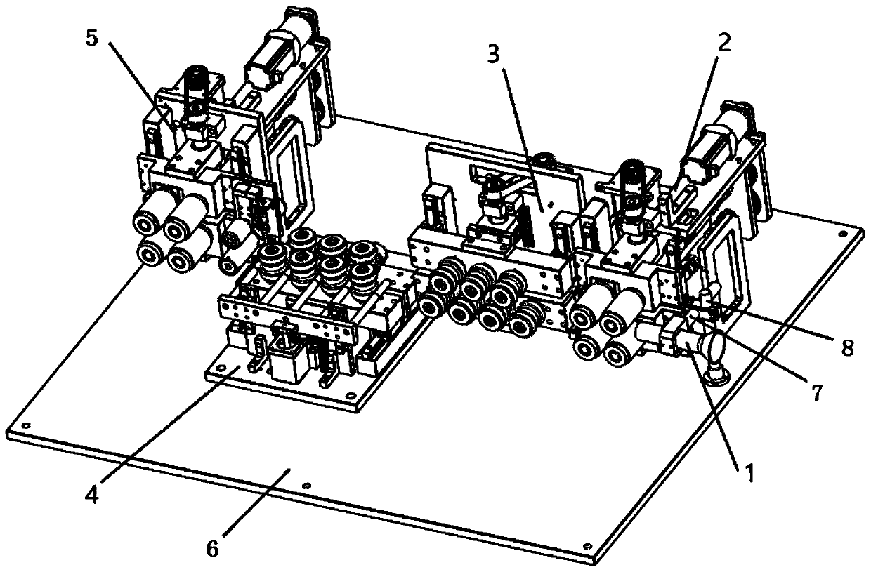 Automatic cable conveying and straightening device