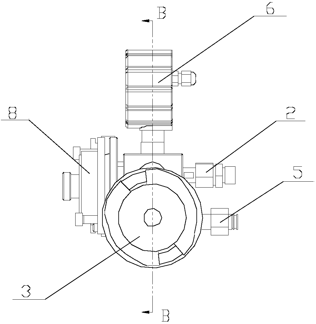 An on-site detection device for fire hoses capable of rapid water filling and pressure stabilization