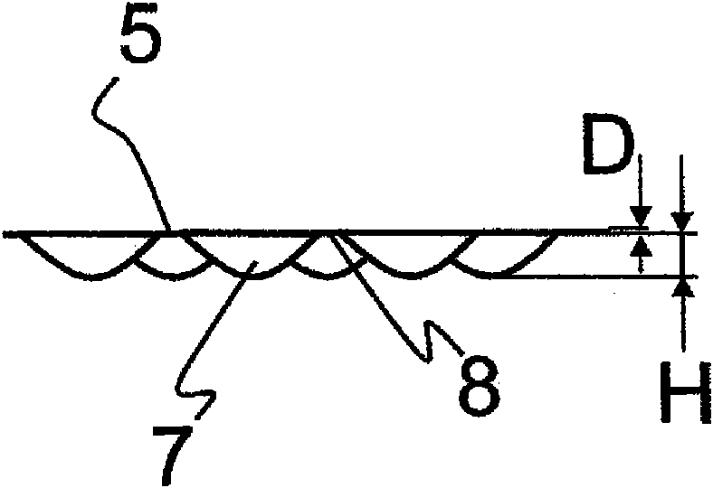 Honeycomb body with structured sheet material