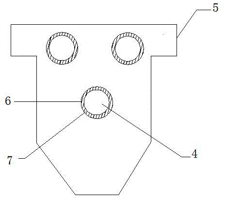 Socket shaped like Chinese character 'pin'